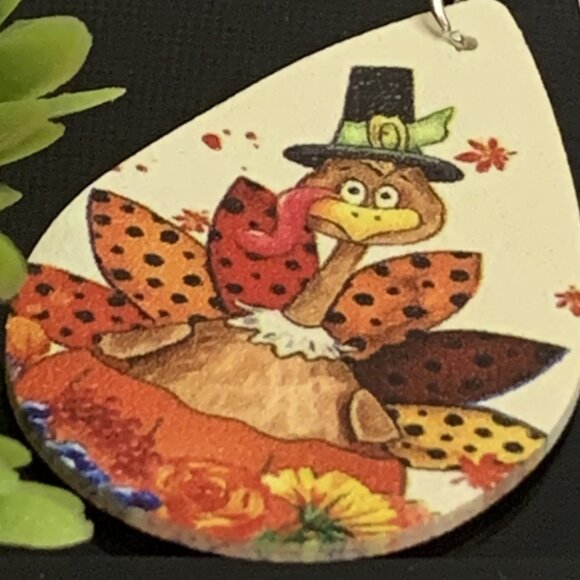Turkey Earring, Fall Earring, Thanksgiving Earring, Pilgrim Earring, Gift Idea - Picture 5 of 6